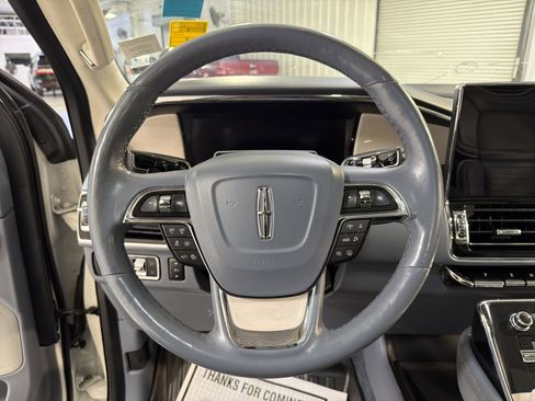 Used 2022 Lincoln Navigator L Black Label image 17