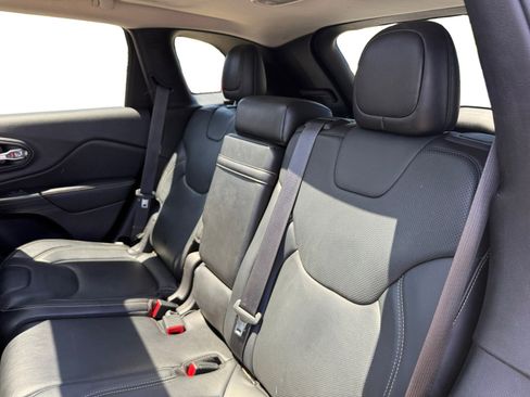 Used 2014 Jeep Cherokee Limited w/ Luxury Group FWD image 16