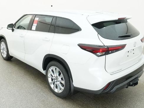 New 2026 Toyota Highlander Limited AWD/4WD image 13