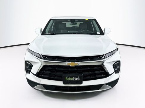 Used 2026 Chevrolet Blazer LT FWD image 2
