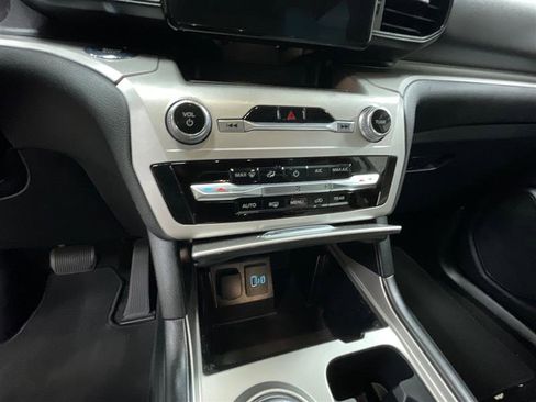 Used 2020 Ford Explorer XLT w/ Class III Trailer Tow Package image 15