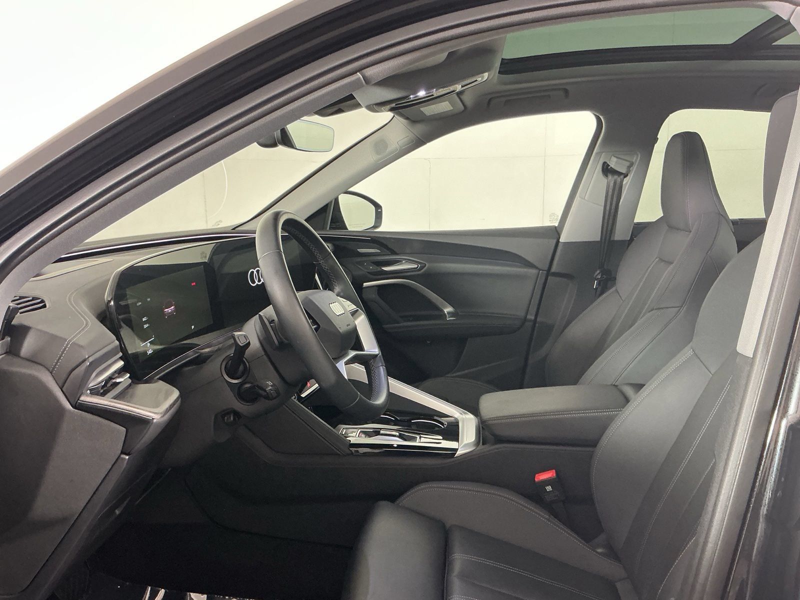 Used 2025 Audi Q5 Premium Plus w/ Premium Plus AWD/4WD image 11