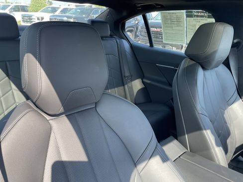 Used 2024 BMW i5 eDrive40i image 30