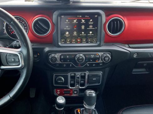 Used 2018 Jeep Wrangler Unlimited Rubicon w/ Dual Top Group AWD/4WD image 6