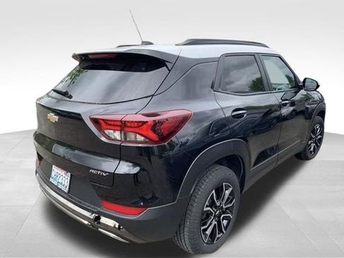 Used 2023 Chevrolet TrailBlazer ACTIV w/ Convenience Package AWD/4WD image 2