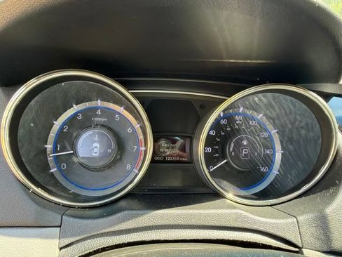 Used 2012 Hyundai Sonata Limited FWD image 15