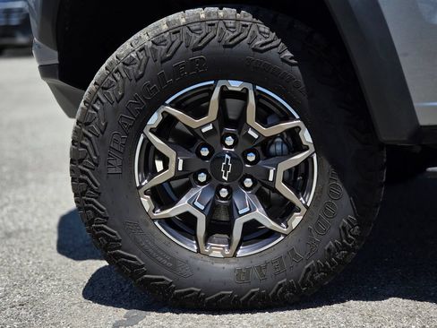 Used 2025 Chevrolet Colorado ZR2 AWD/4WD image 12