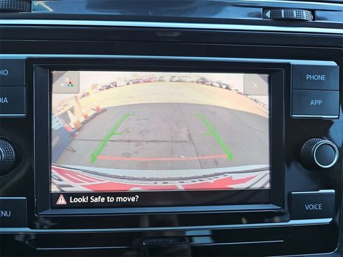 Used 2024 Volkswagen Tiguan S image 20