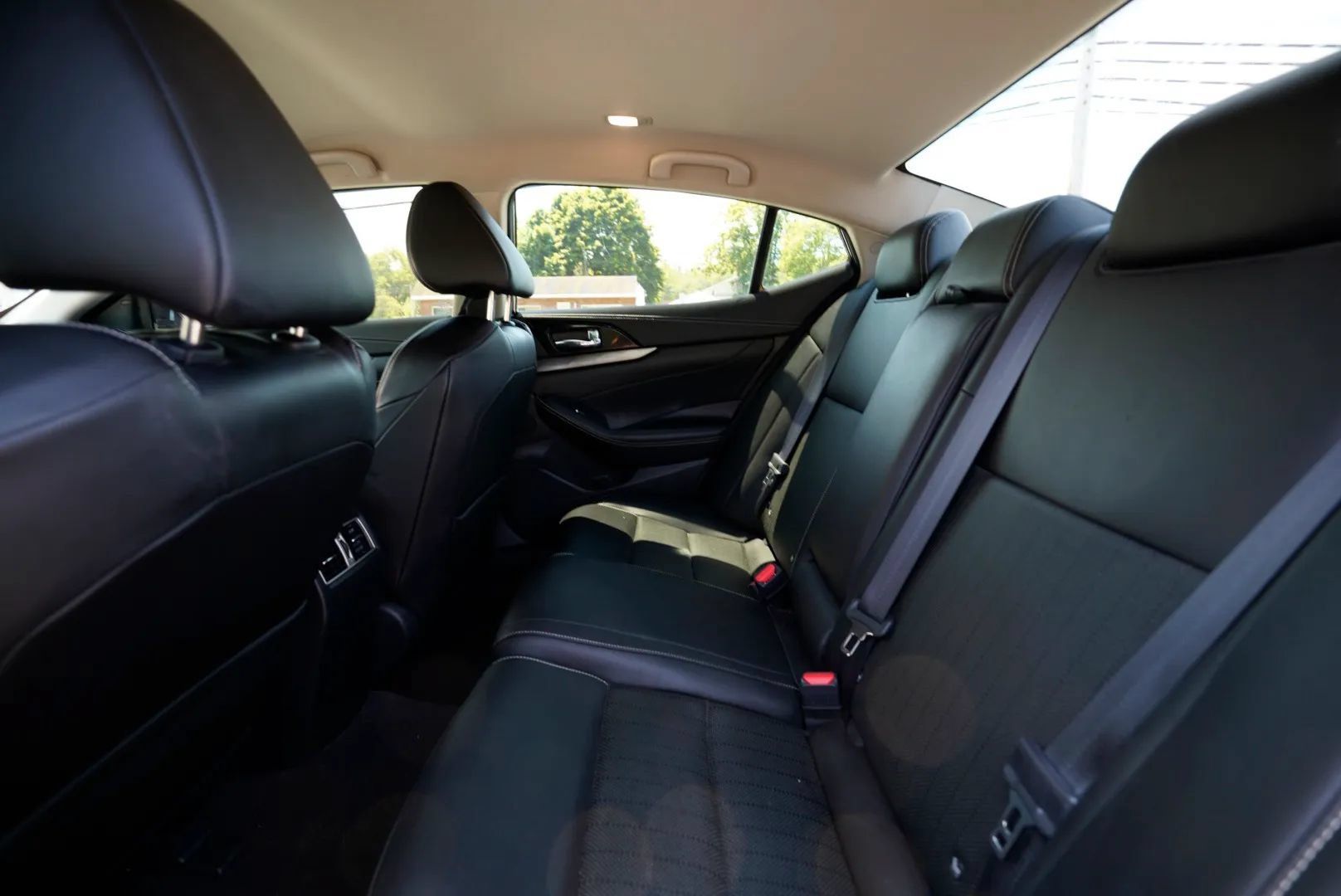 Used 2022 Nissan Maxima SV w/ Floor Mat Group FWD image 29