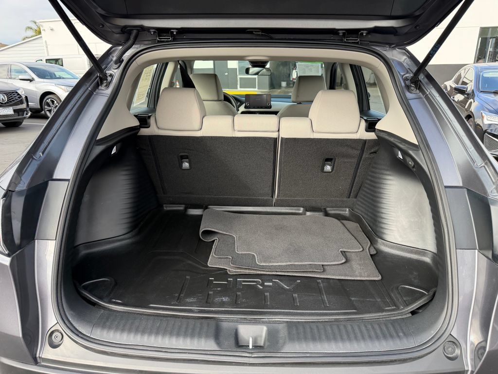 Used 2025 Honda HR-V LX image 31