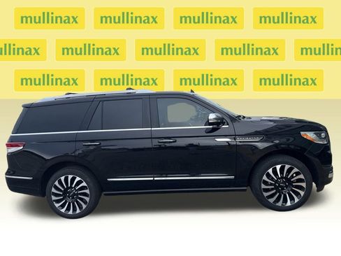 Used 2024 Lincoln Navigator Black Label image 2