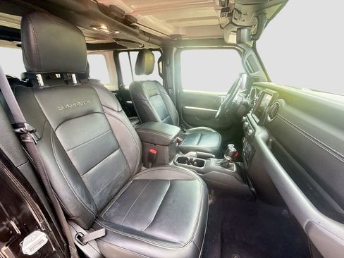 Used 2022 Jeep Wrangler Unlimited Sahara w/ Cold Weather Group AWD/4WD image 32