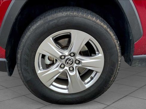 Used 2023 Toyota RAV4 XLE w/ Convenience Package FWD image 11