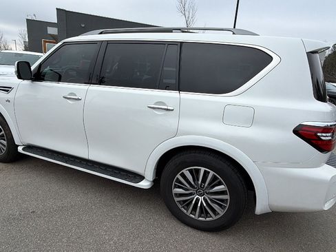 Used 2022 Nissan Armada SV w/ SV Appearance Package image 10