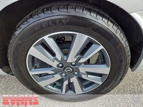 Used 2023 Nissan Versa SV image 21