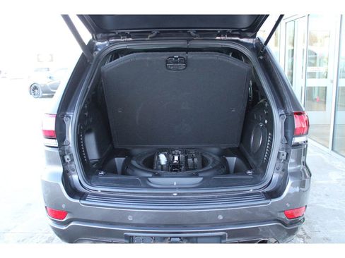 Used 2021 Jeep Grand Cherokee Laredo X image 8