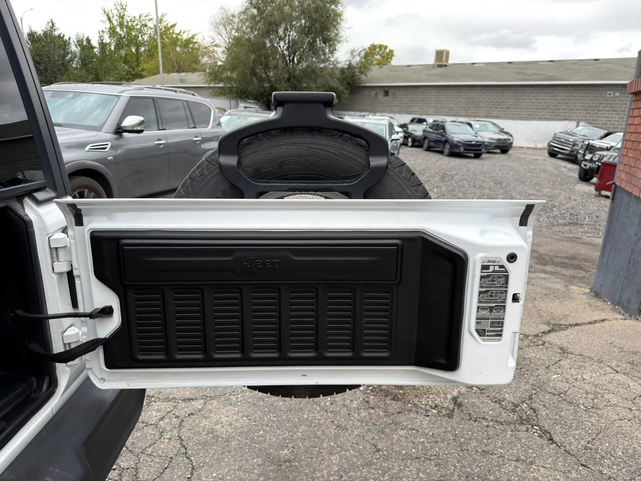 Used 2019 Jeep Wrangler Sport AWD/4WD image 17