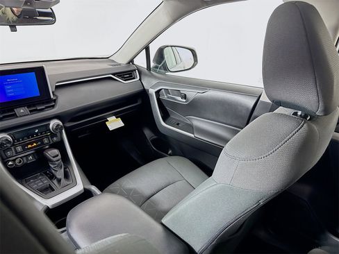 Certified 2023 Toyota RAV4 XLE image 21