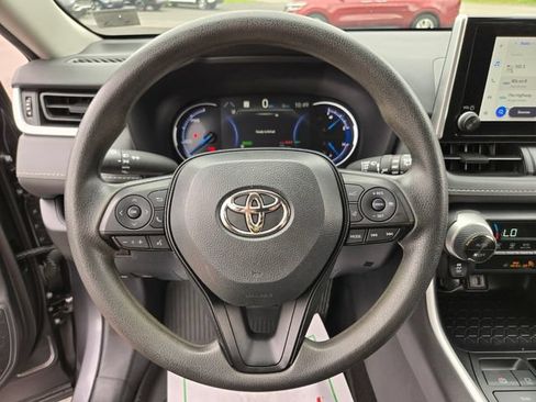 Used 2024 Toyota RAV4 XLE AWD/4WD image 35