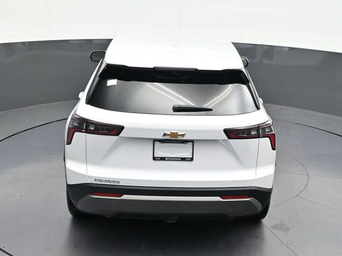 Used 2026 Chevrolet Equinox LT w/ Safety and Technology Package FWD image 18