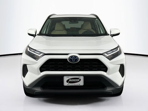 Used 2022 Toyota RAV4 XLE w/ Convenience Package image 4
