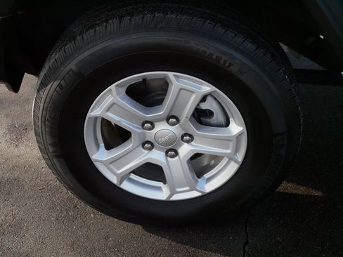 Used 2022 Jeep Wrangler Unlimited Sport image 16