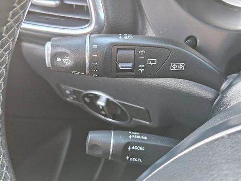 Used 2018 INFINITI QX30 Premium w/ Navigation Package image 24