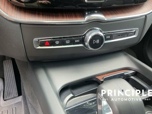 Certified 2023 Volvo XC60 B5 Plus w/ Protection Package Premier FWD image 18