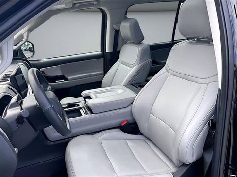 Used 2025 Ford Expedition Max Active AWD/4WD image 21