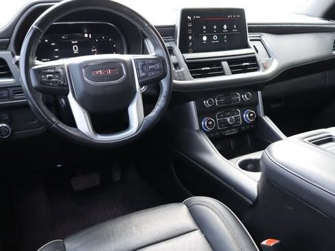 Used 2022 GMC Yukon XL SLT w/ SLT Premium Package RWD image 5
