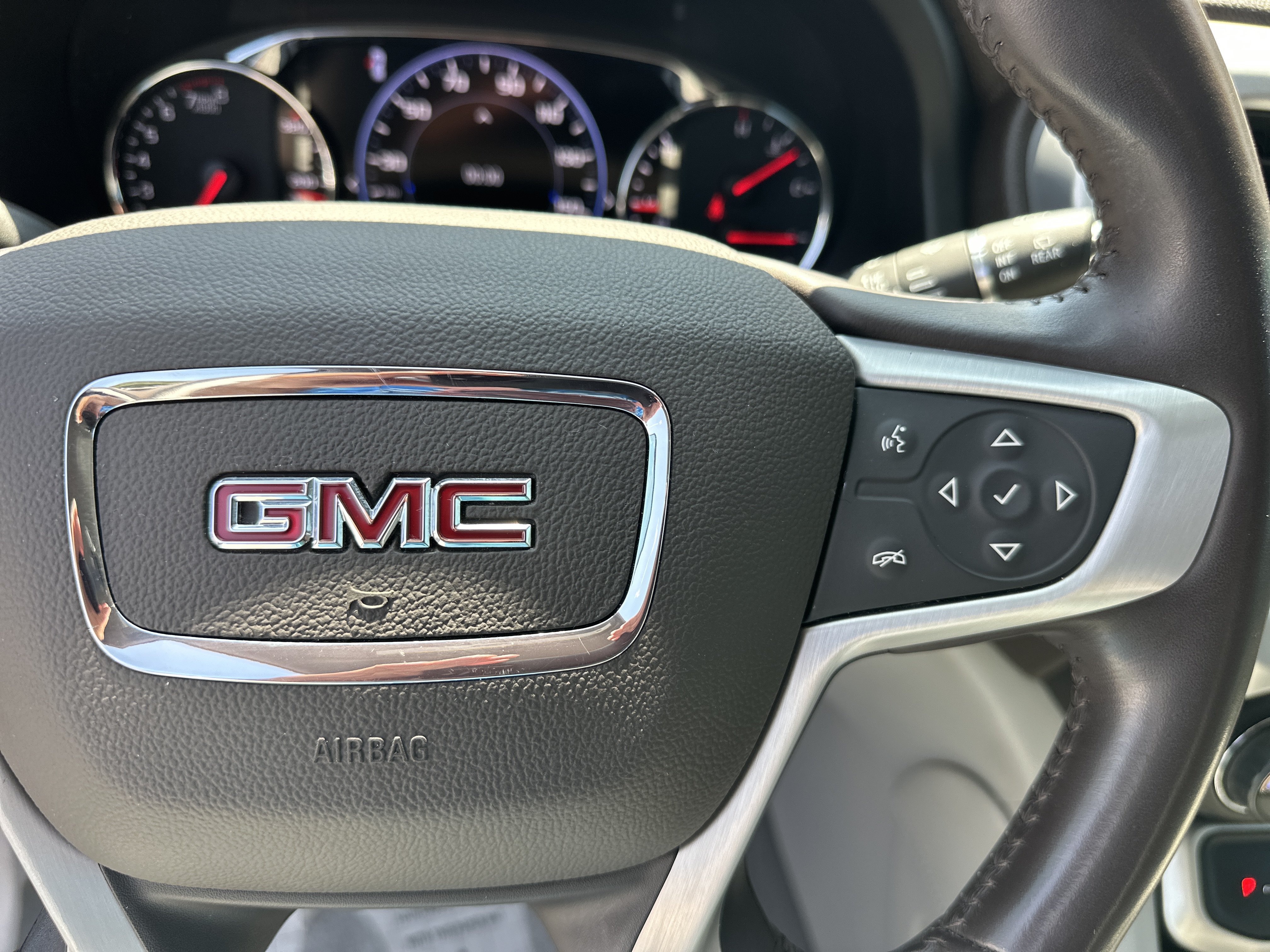 Used 2022 GMC Acadia SLT w/ Technology Package FWD image 27