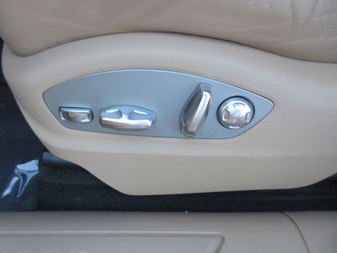 Used 2024 Porsche Macan image 8