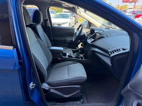 Used 2017 Ford Escape SE w/ Equipment Group 201A FWD image 13