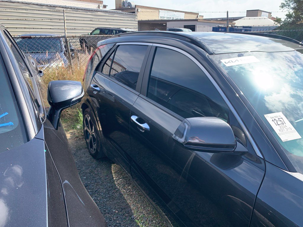 Used 2024 Kia Niro SX Touring FWD image 5