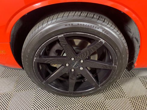 Used 2019 Dodge Challenger SXT AWD/4WD image 10