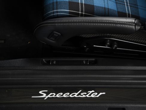 Used 2019 Porsche 911 Speedster RWD image 23