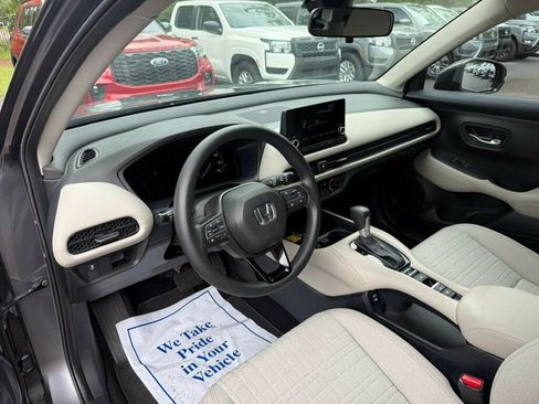 Used 2025 Honda HR-V LX image 3