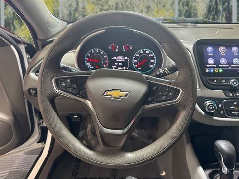 Used 2022 Chevrolet Malibu LS FWD image 18