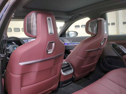 New 2025 BMW 760i xDrive w/ Executive Package image 19