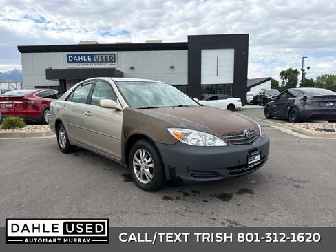 Used 2004 Toyota Camry LE FWD image 1
