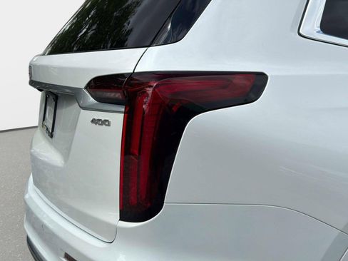 Used 2024 Cadillac XT6 Premium Luxury AWD/4WD image 15