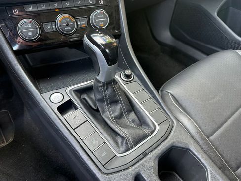 Used 2024 Volkswagen Jetta SE FWD image 19