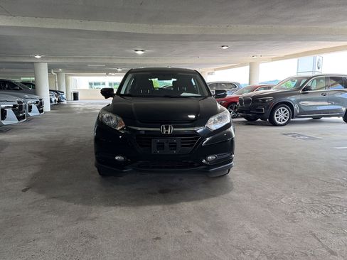 Used 2017 Honda HR-V EX image 3