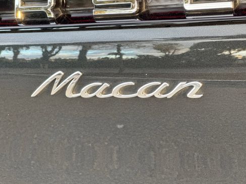 Used 2024 Porsche Macan image 28