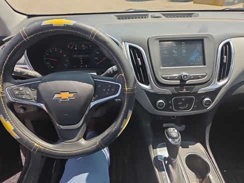Used 2018 Chevrolet Equinox LS FWD image 14