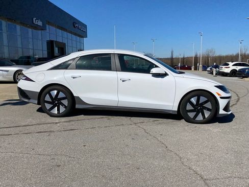 New 2025 Hyundai Ioniq 6 SE RWD image 9