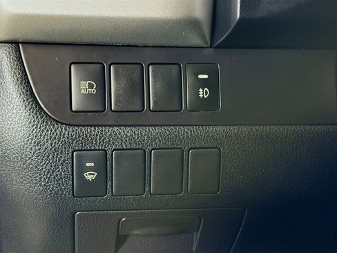 Used 2018 Toyota Highlander LE image 10