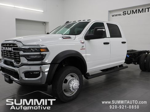 New 2026 RAM 5500 Tradesman w/ Chrome Appearance Group AWD/4WD image 6