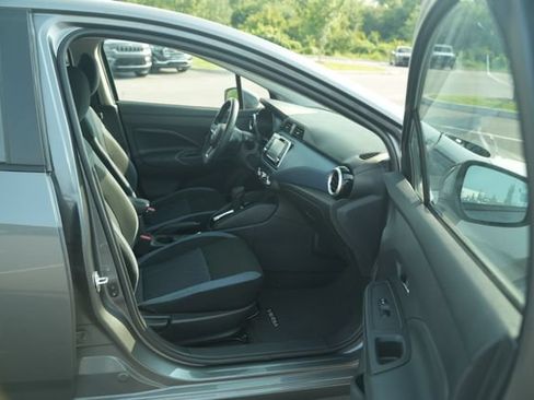 Used 2025 Nissan Versa SV FWD image 20