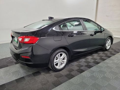 Used 2018 Chevrolet Cruze LT FWD image 10